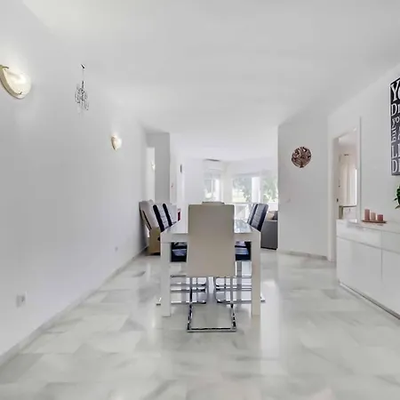 134 - Stylish Modern With Pool, Mijas Apartment