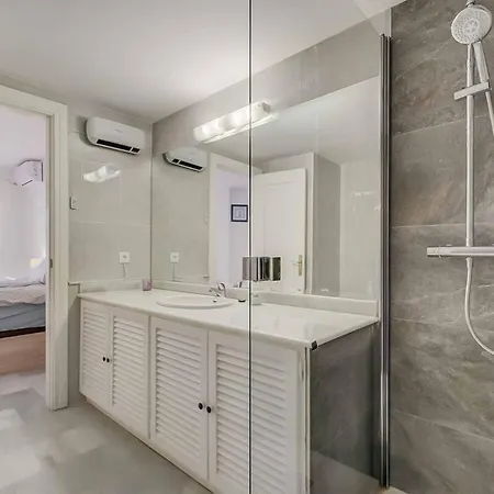 Apartment 134 - Stylish Modern With Pool, Mijas *