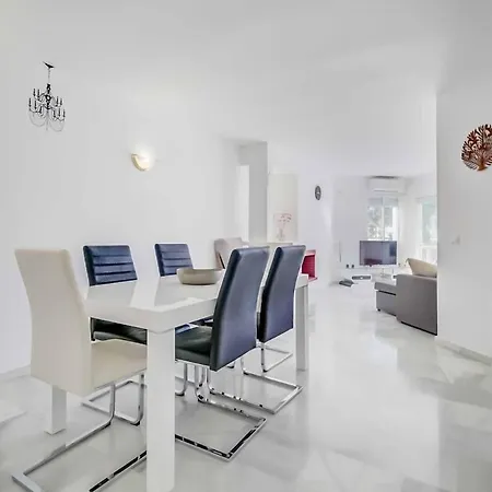 134 - Stylish Modern With Pool, Mijas Apartment *
