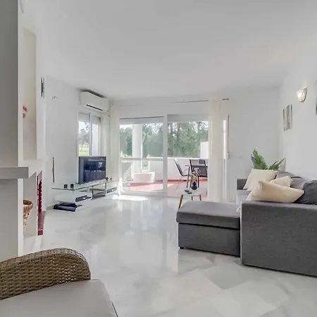 Apartment 134 - Stylish Modern With Pool, Mijas *
